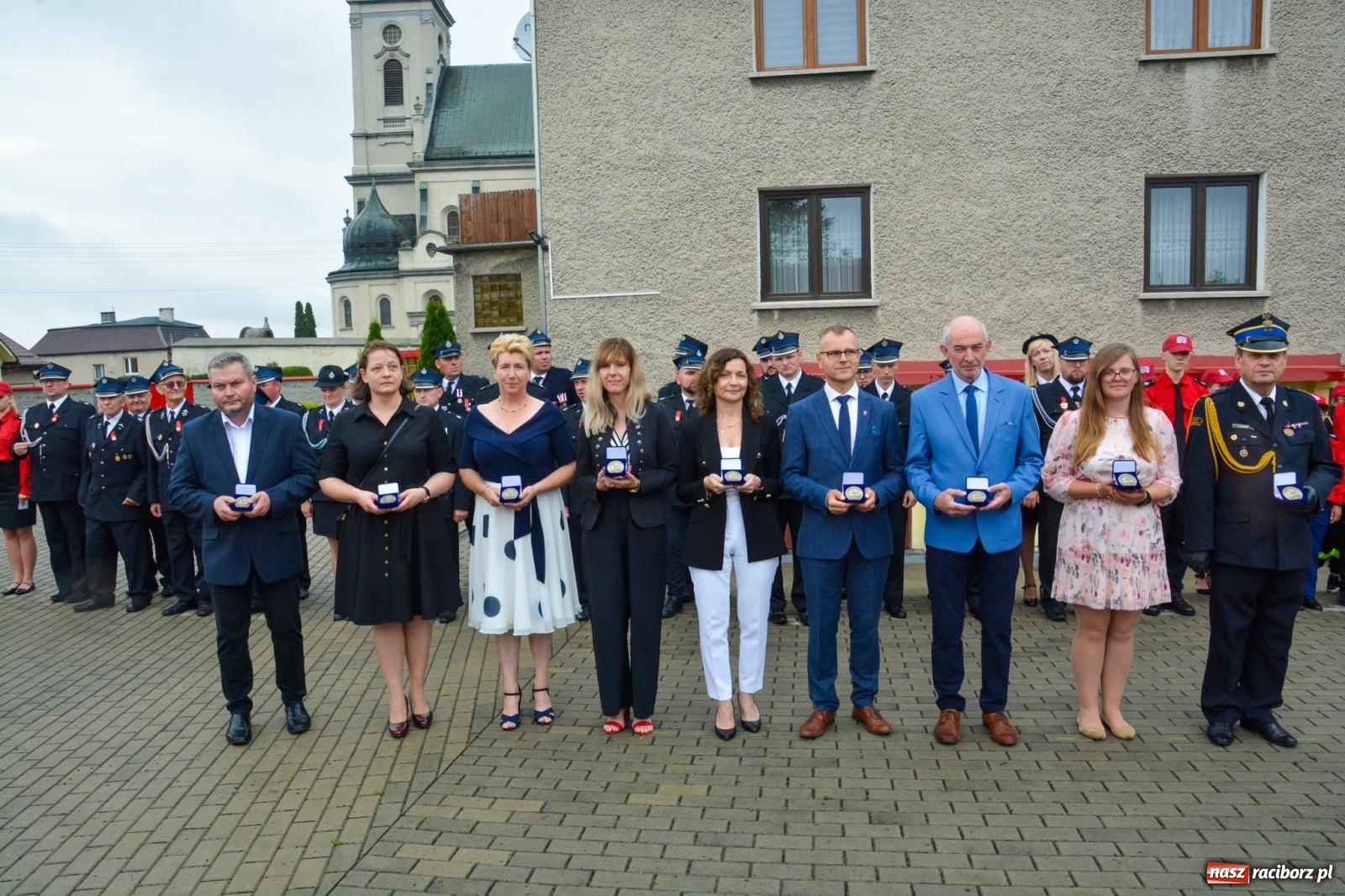 Zdjęcie w galerii na portalu naszraciborz.pl: Taki prezent na strażackie urodziny zdarza się rzadko. OSP Krzanowice świętuje 135-lecie [FOTO i WIDEO] wiadomości z regionu