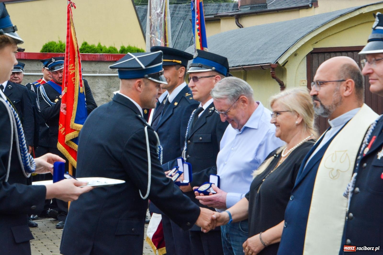 Zdjęcie w galerii na portalu naszraciborz.pl: Taki prezent na strażackie urodziny zdarza się rzadko. OSP Krzanowice świętuje 135-lecie [FOTO i WIDEO] wiadomości z regionu