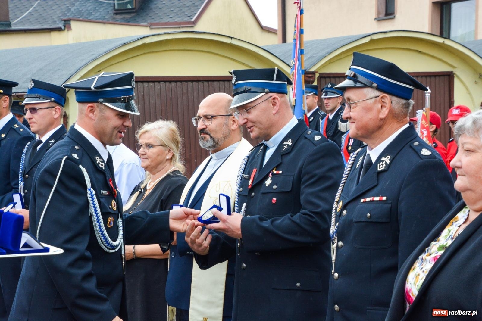 Zdjęcie w galerii na portalu naszraciborz.pl: Taki prezent na strażackie urodziny zdarza się rzadko. OSP Krzanowice świętuje 135-lecie [FOTO i WIDEO] wiadomości z regionu