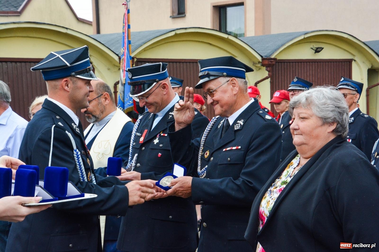 Zdjęcie w galerii na portalu naszraciborz.pl: Taki prezent na strażackie urodziny zdarza się rzadko. OSP Krzanowice świętuje 135-lecie [FOTO i WIDEO] wiadomości z regionu