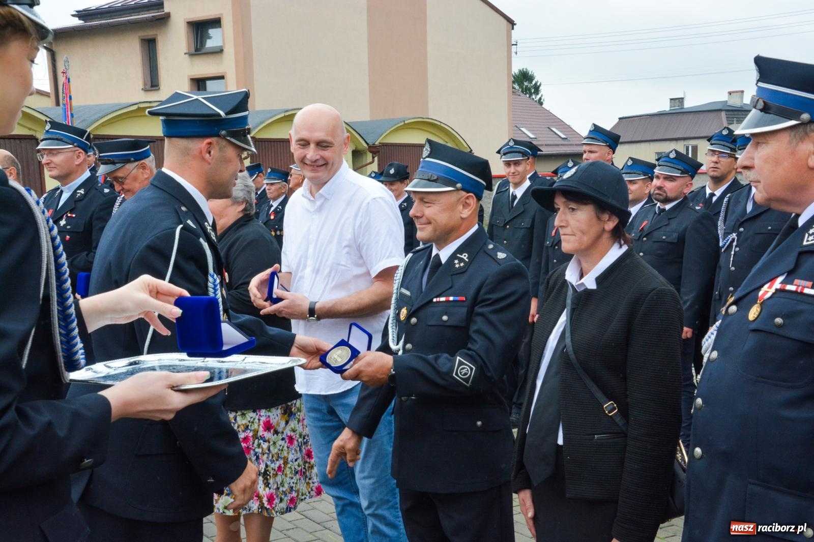 Zdjęcie w galerii na portalu naszraciborz.pl: Taki prezent na strażackie urodziny zdarza się rzadko. OSP Krzanowice świętuje 135-lecie [FOTO i WIDEO] wiadomości z regionu