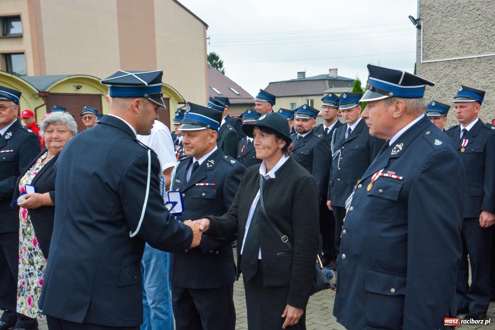 Zdjęcie w galerii na portalu naszraciborz.pl: Taki prezent na strażackie urodziny zdarza się rzadko. OSP Krzanowice świętuje 135-lecie [FOTO i WIDEO] wiadomości z regionu