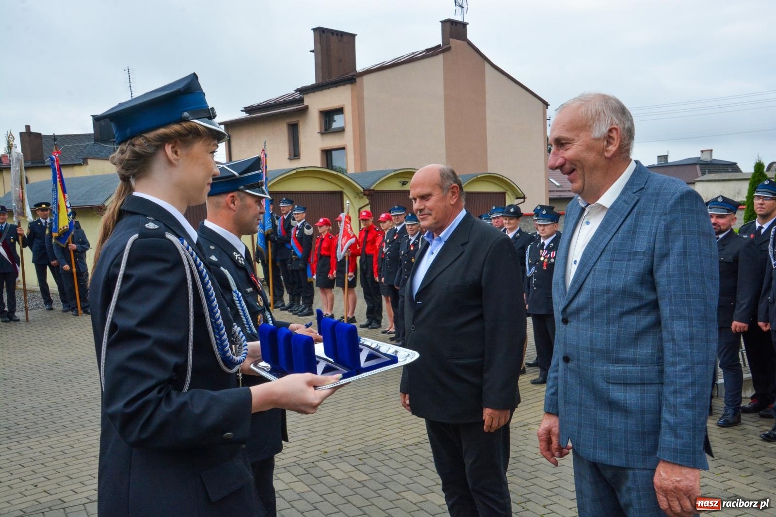 Zdjęcie w galerii na portalu naszraciborz.pl: Taki prezent na strażackie urodziny zdarza się rzadko. OSP Krzanowice świętuje 135-lecie [FOTO i WIDEO] wiadomości z regionu