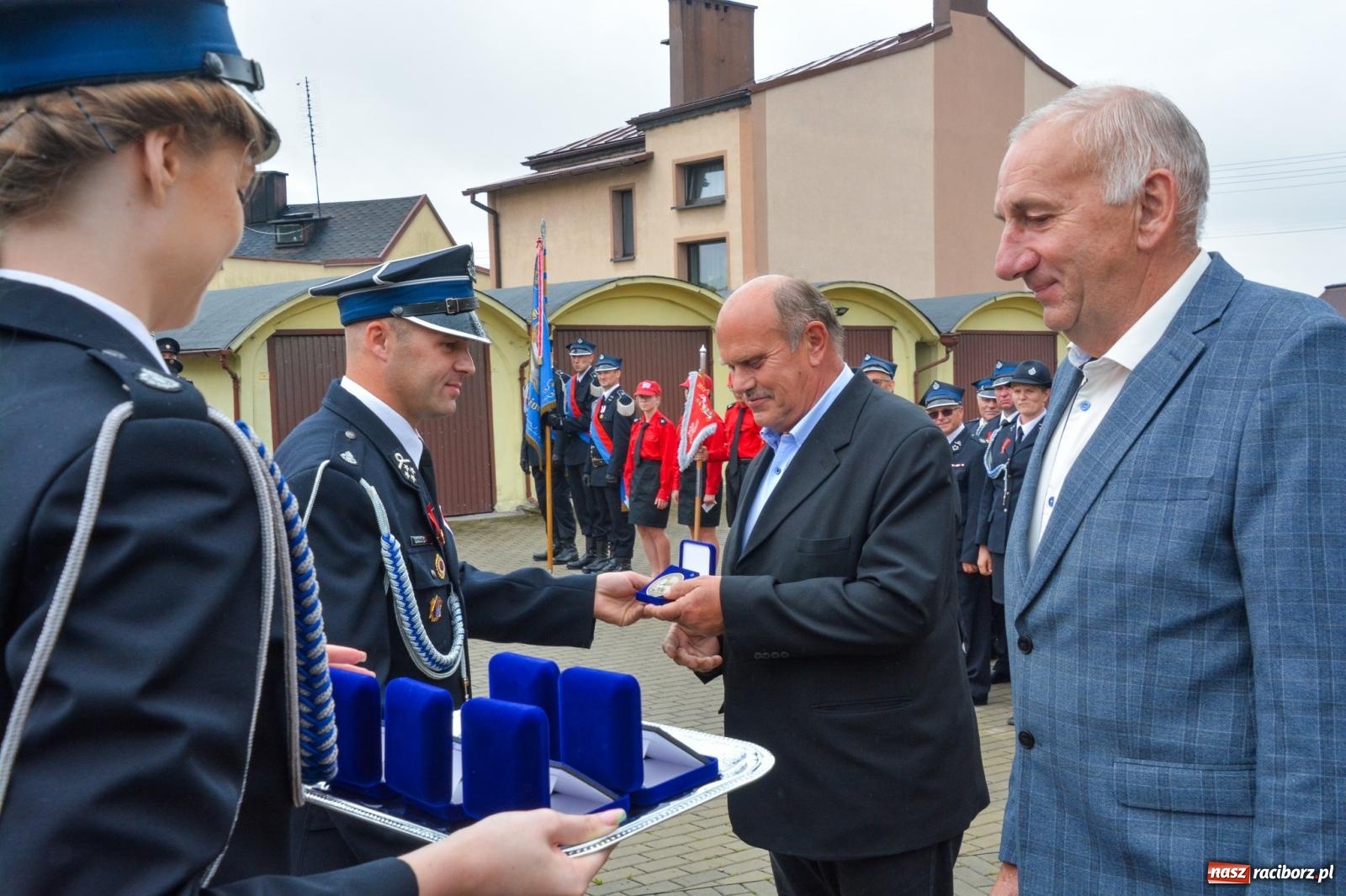 Zdjęcie w galerii na portalu naszraciborz.pl: Taki prezent na strażackie urodziny zdarza się rzadko. OSP Krzanowice świętuje 135-lecie [FOTO i WIDEO] wiadomości z regionu