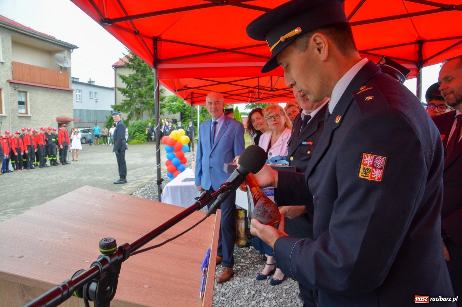 Zdjęcie w galerii na portalu naszraciborz.pl: Taki prezent na strażackie urodziny zdarza się rzadko. OSP Krzanowice świętuje 135-lecie [FOTO i WIDEO] wiadomości z regionu