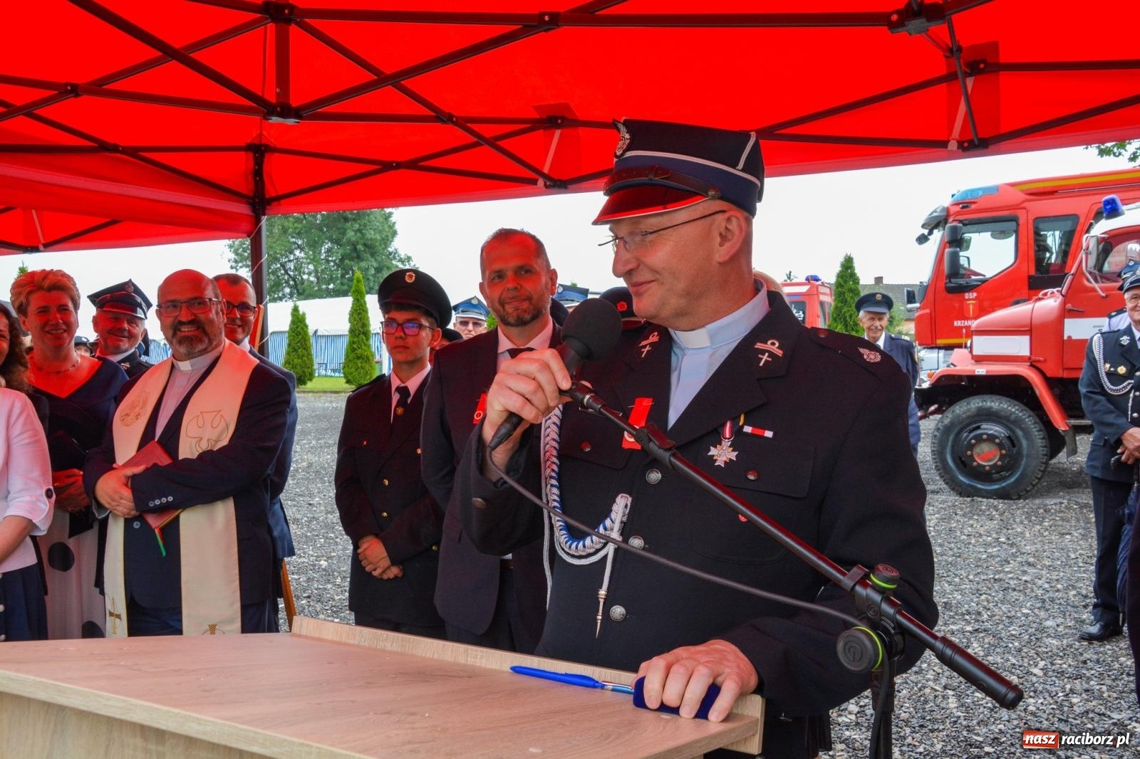Zdjęcie w galerii na portalu naszraciborz.pl: Taki prezent na strażackie urodziny zdarza się rzadko. OSP Krzanowice świętuje 135-lecie [FOTO i WIDEO] wiadomości z regionu
