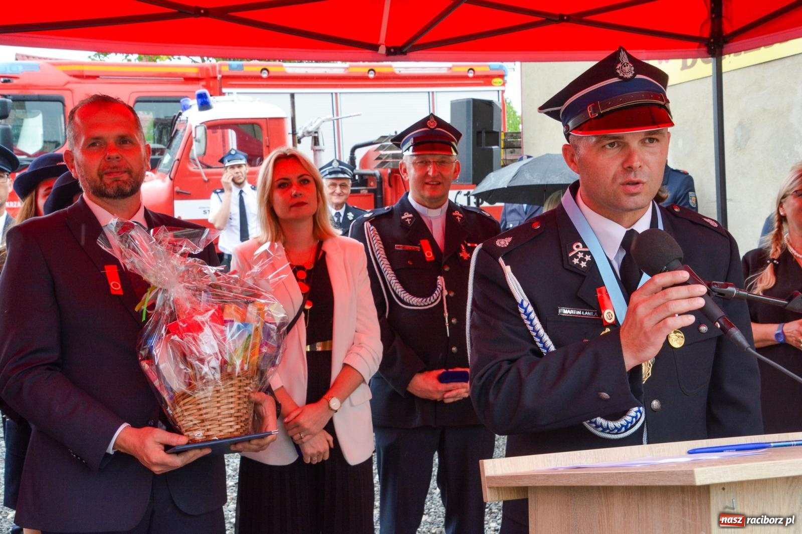Zdjęcie w galerii na portalu naszraciborz.pl: Taki prezent na strażackie urodziny zdarza się rzadko. OSP Krzanowice świętuje 135-lecie [FOTO i WIDEO] wiadomości z regionu