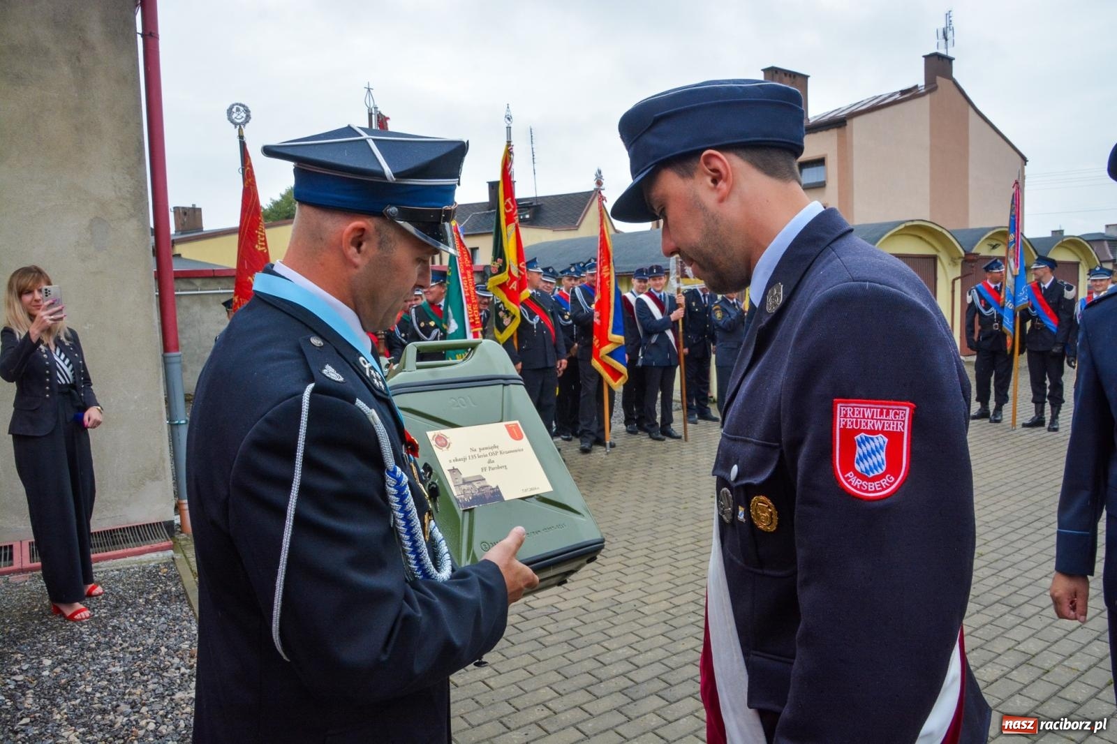 Zdjęcie w galerii na portalu naszraciborz.pl: Taki prezent na strażackie urodziny zdarza się rzadko. OSP Krzanowice świętuje 135-lecie [FOTO i WIDEO] wiadomości z regionu