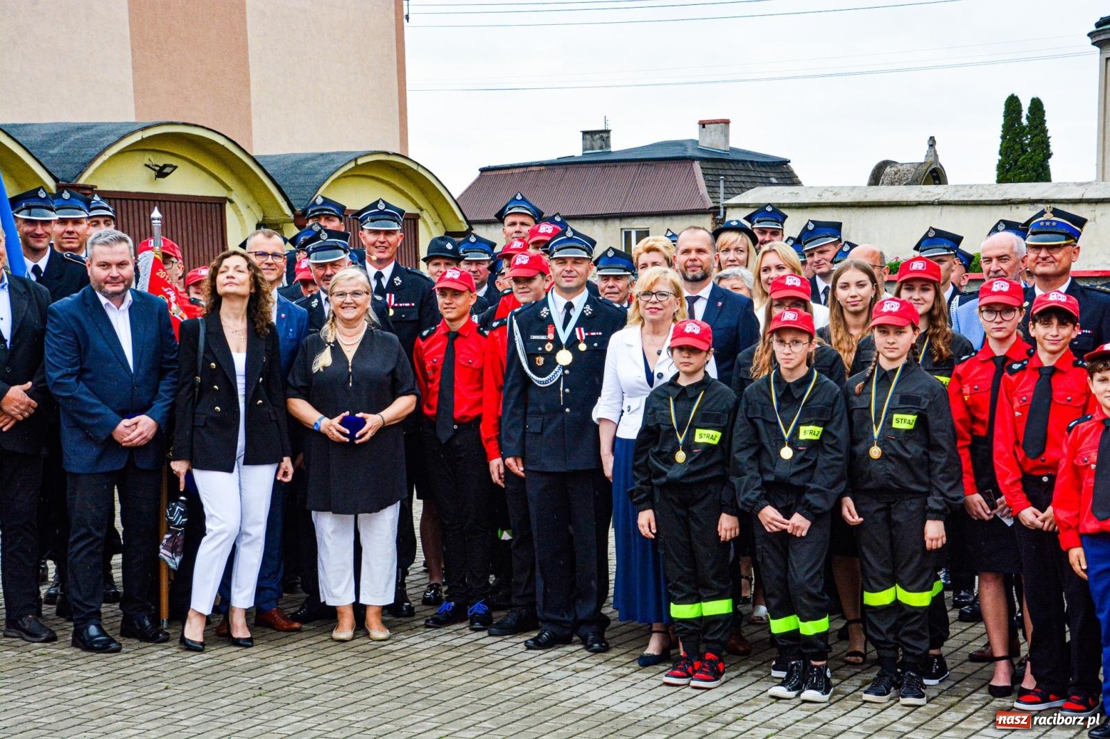 Zdjęcie w galerii na portalu naszraciborz.pl: Taki prezent na strażackie urodziny zdarza się rzadko. OSP Krzanowice świętuje 135-lecie [FOTO i WIDEO] wiadomości z regionu