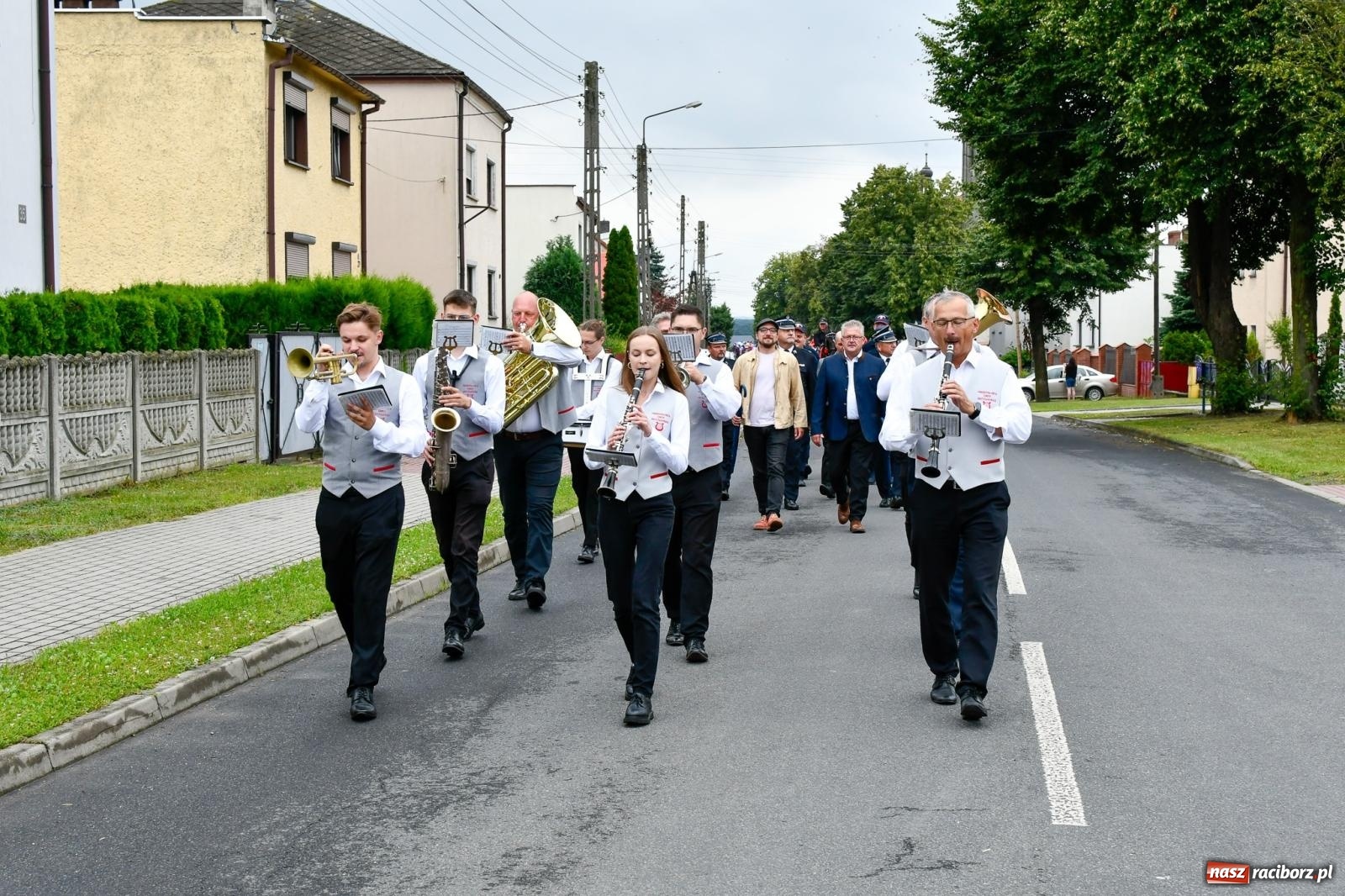 Zdjęcie w galerii na portalu naszraciborz.pl: Tworków z pucharem wójta Krzyżanowic na zawodach w Bieńkowicach wiadomości z regionu