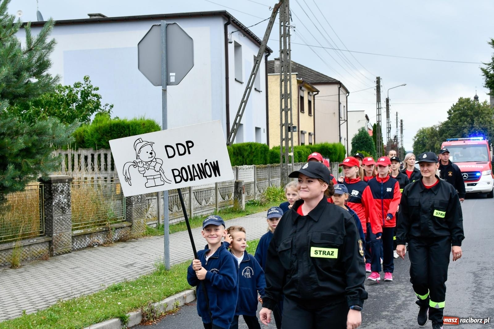 Zdjęcie w galerii na portalu naszraciborz.pl: Tworków z pucharem wójta Krzyżanowic na zawodach w Bieńkowicach wiadomości z regionu