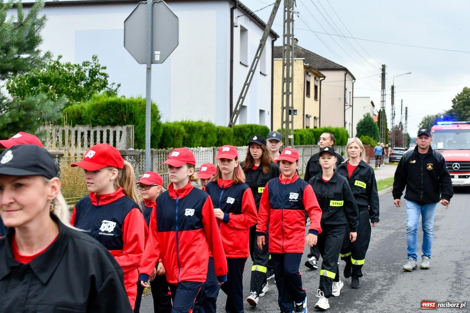 Zdjęcie w galerii na portalu naszraciborz.pl: Tworków z pucharem wójta Krzyżanowic na zawodach w Bieńkowicach wiadomości z regionu