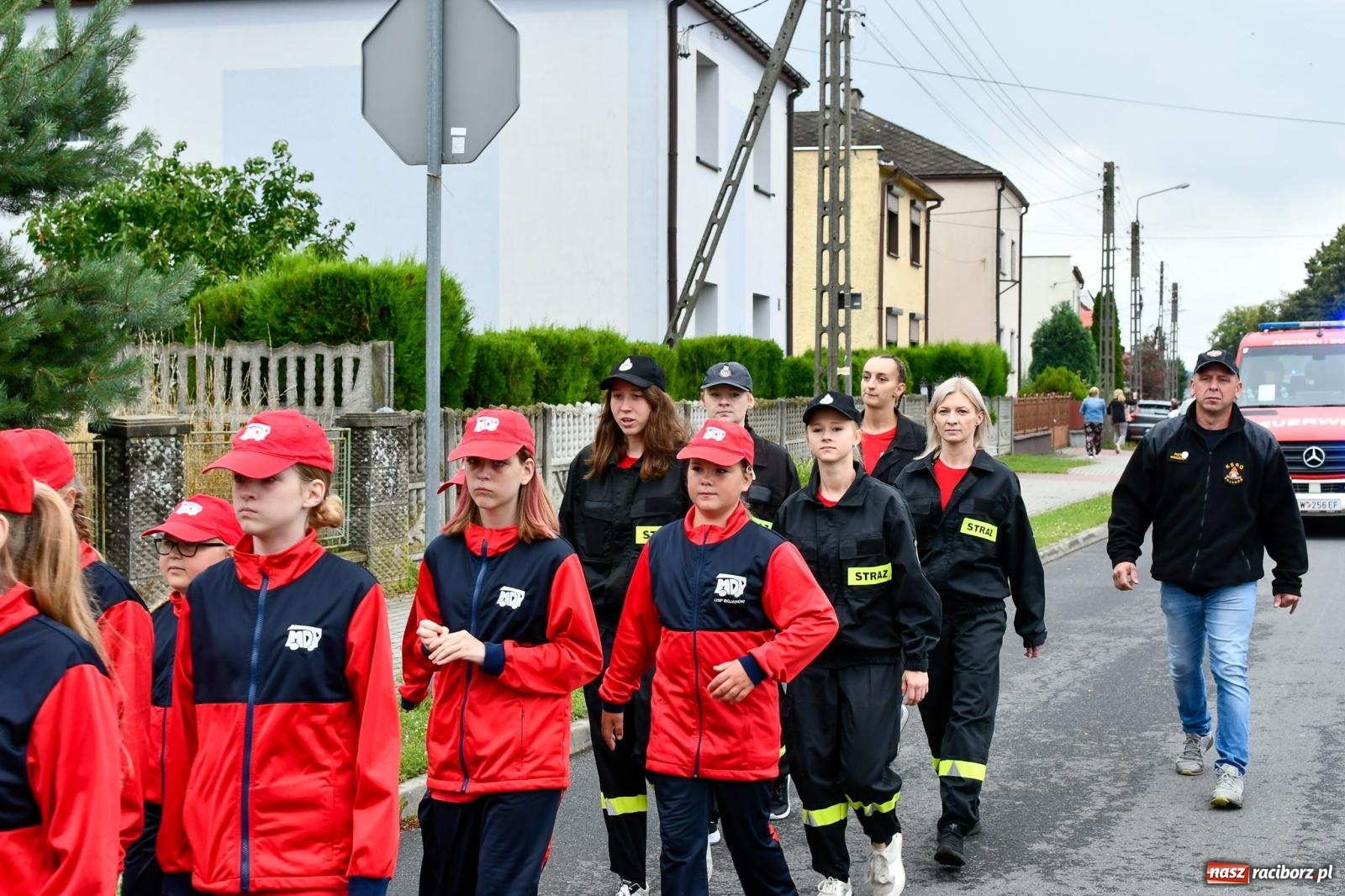 Zdjęcie w galerii na portalu naszraciborz.pl: Tworków z pucharem wójta Krzyżanowic na zawodach w Bieńkowicach wiadomości z regionu