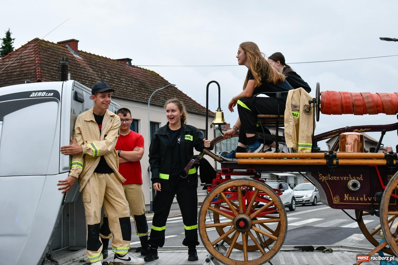 Zdjęcie w galerii na portalu naszraciborz.pl: Tworków z pucharem wójta Krzyżanowic na zawodach w Bieńkowicach wiadomości z regionu