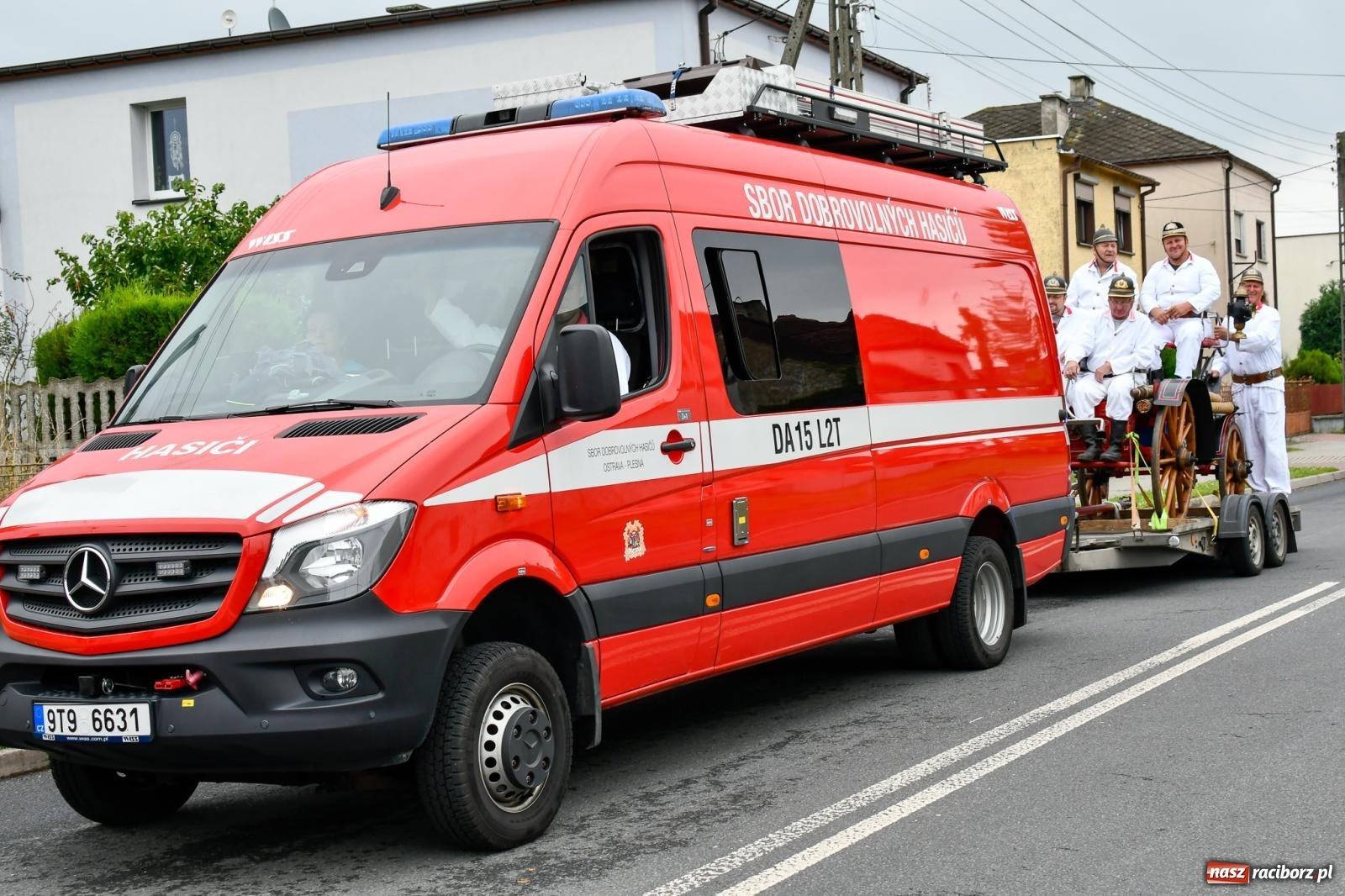 Zdjęcie w galerii na portalu naszraciborz.pl: Tworków z pucharem wójta Krzyżanowic na zawodach w Bieńkowicach wiadomości z regionu
