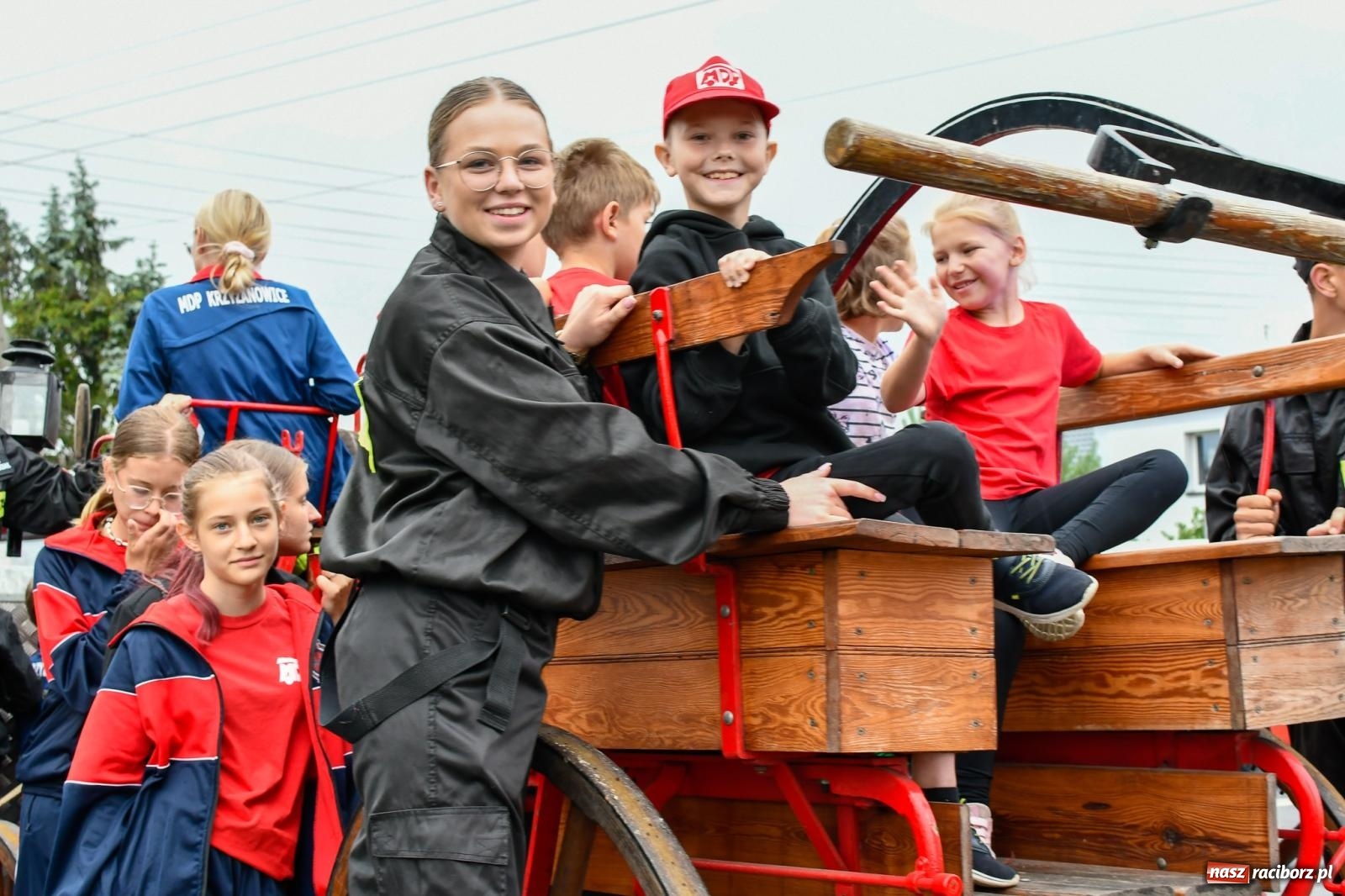 Zdjęcie w galerii na portalu naszraciborz.pl: Tworków z pucharem wójta Krzyżanowic na zawodach w Bieńkowicach wiadomości z regionu