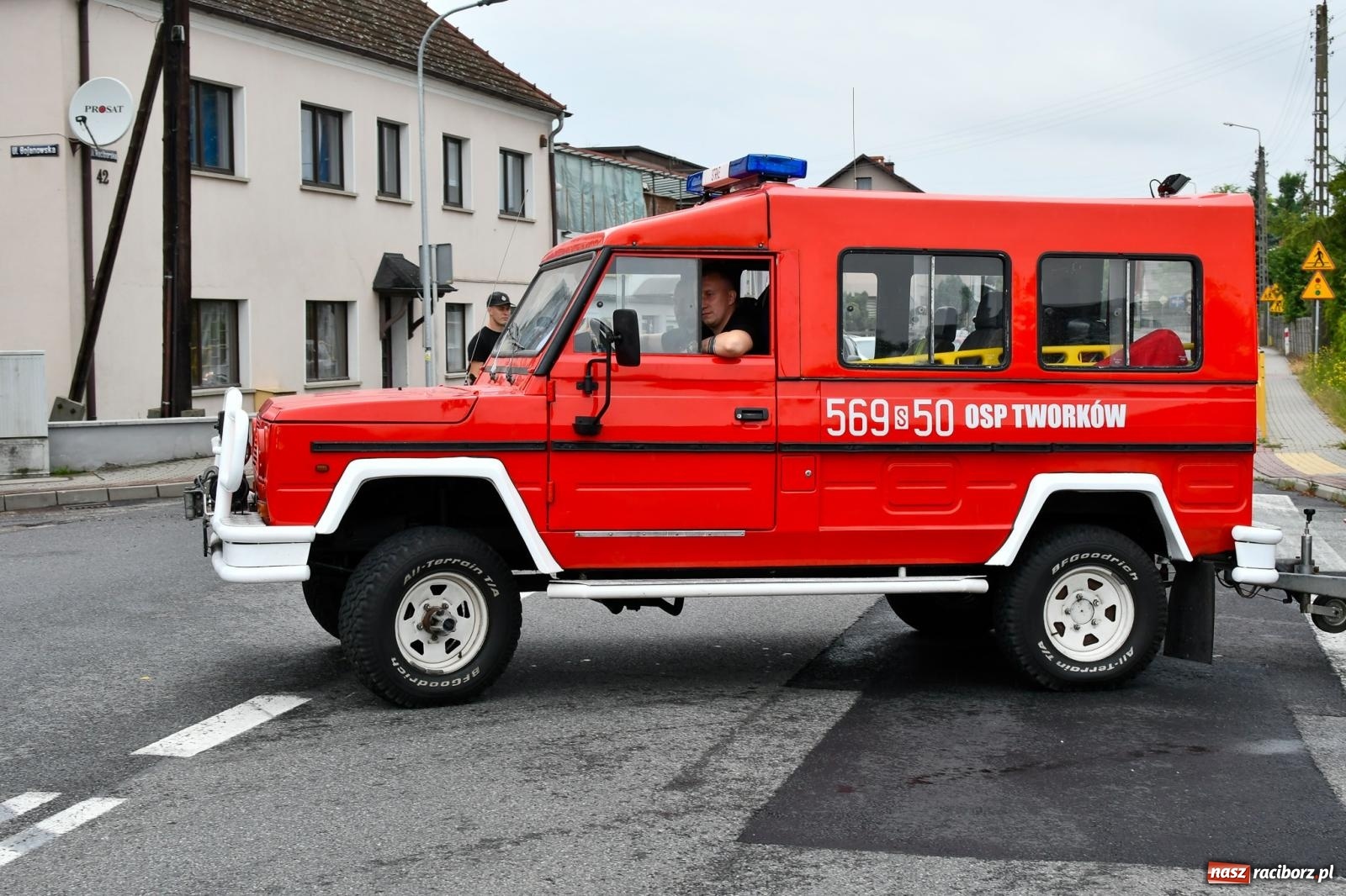 Zdjęcie w galerii na portalu naszraciborz.pl: Tworków z pucharem wójta Krzyżanowic na zawodach w Bieńkowicach wiadomości z regionu