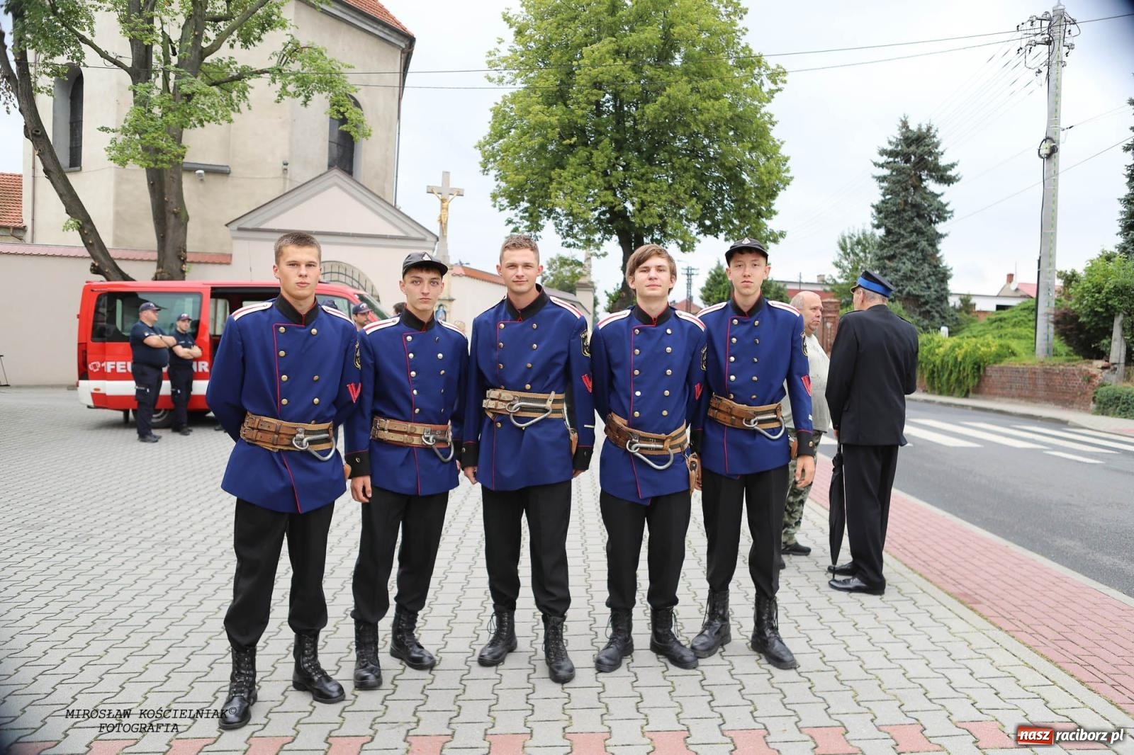 Zdjęcie w galerii na portalu naszraciborz.pl: Tworków z pucharem wójta Krzyżanowic na zawodach w Bieńkowicach wiadomości z regionu