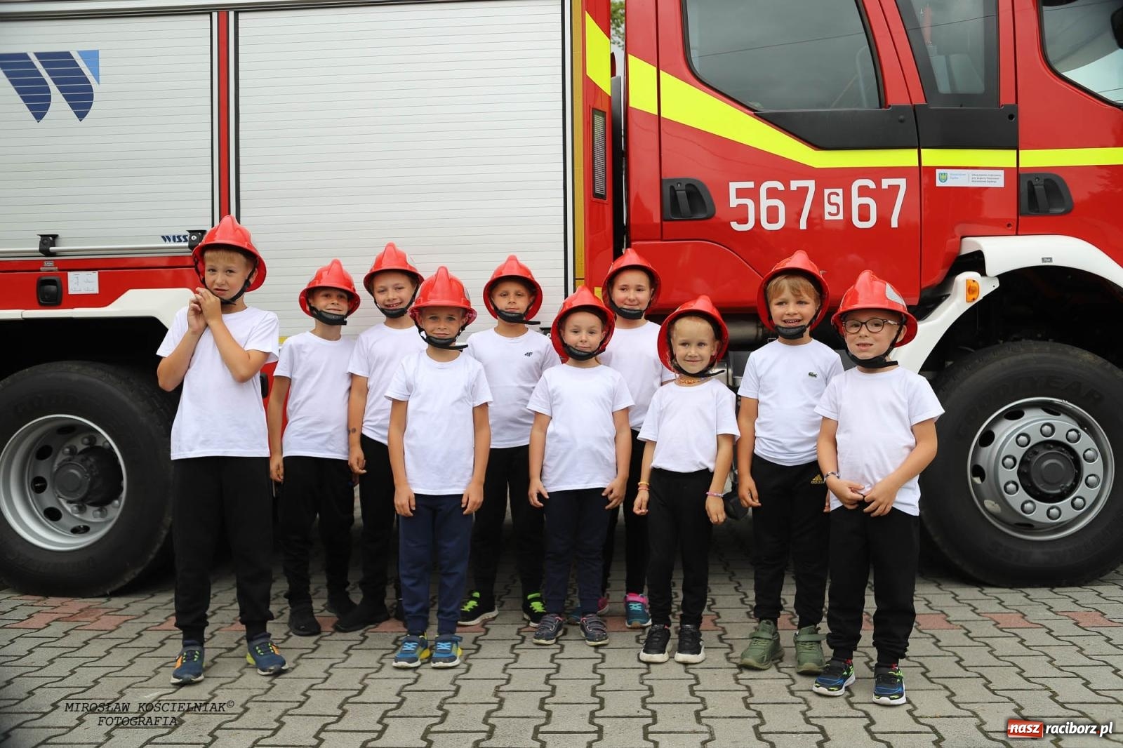 Zdjęcie w galerii na portalu naszraciborz.pl: Tworków z pucharem wójta Krzyżanowic na zawodach w Bieńkowicach wiadomości z regionu