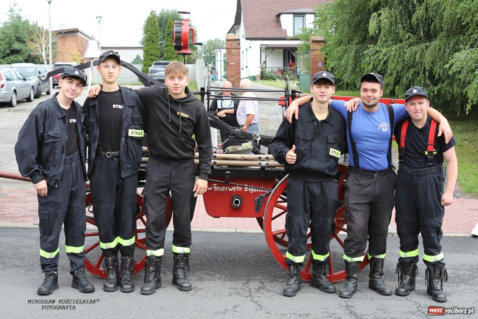 Zdjęcie w galerii na portalu naszraciborz.pl: Tworków z pucharem wójta Krzyżanowic na zawodach w Bieńkowicach wiadomości z regionu