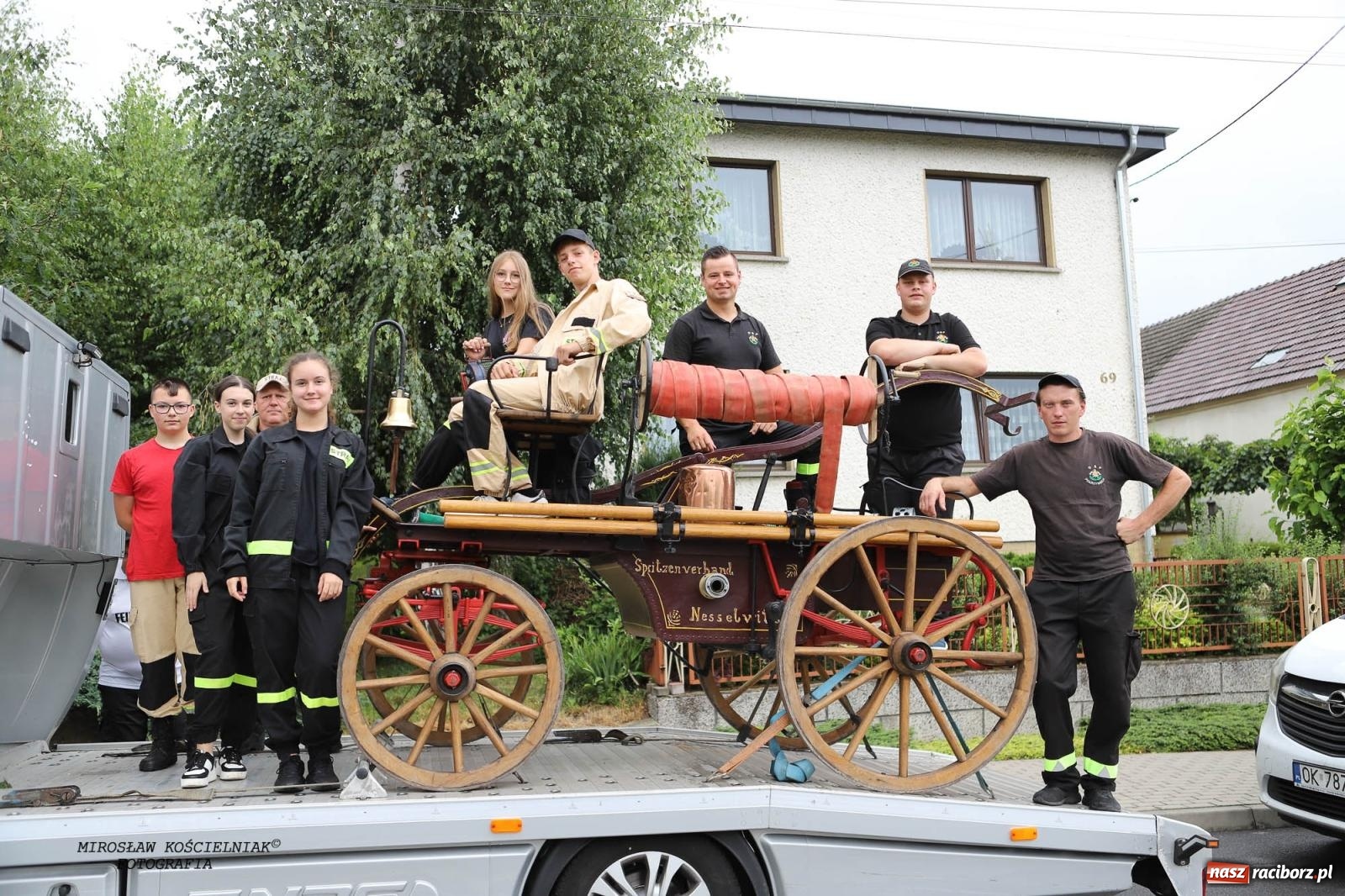 Zdjęcie w galerii na portalu naszraciborz.pl: Tworków z pucharem wójta Krzyżanowic na zawodach w Bieńkowicach wiadomości z regionu