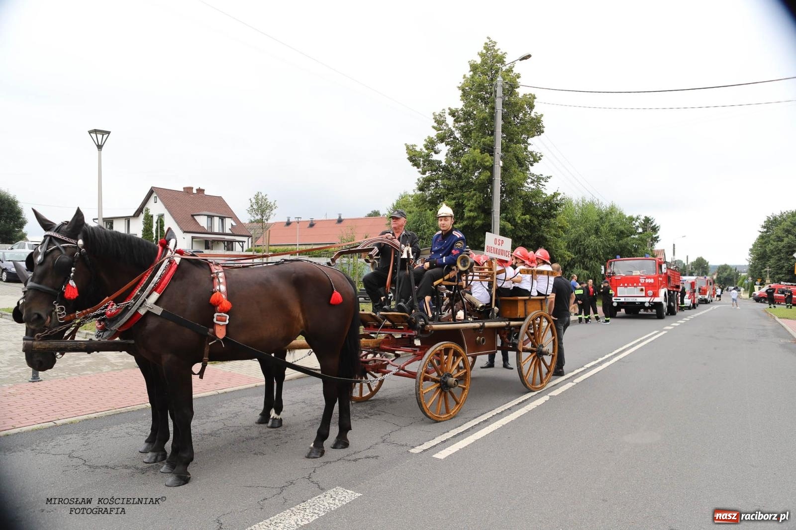 Zdjęcie w galerii na portalu naszraciborz.pl: Tworków z pucharem wójta Krzyżanowic na zawodach w Bieńkowicach wiadomości z regionu