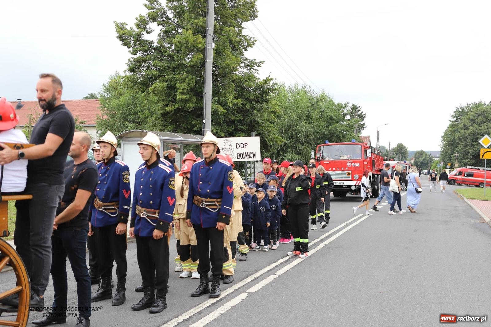 Zdjęcie w galerii na portalu naszraciborz.pl: Tworków z pucharem wójta Krzyżanowic na zawodach w Bieńkowicach wiadomości z regionu