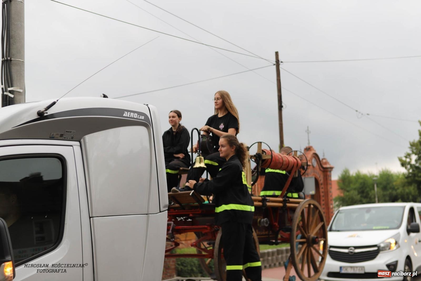 Zdjęcie w galerii na portalu naszraciborz.pl: Tworków z pucharem wójta Krzyżanowic na zawodach w Bieńkowicach wiadomości z regionu