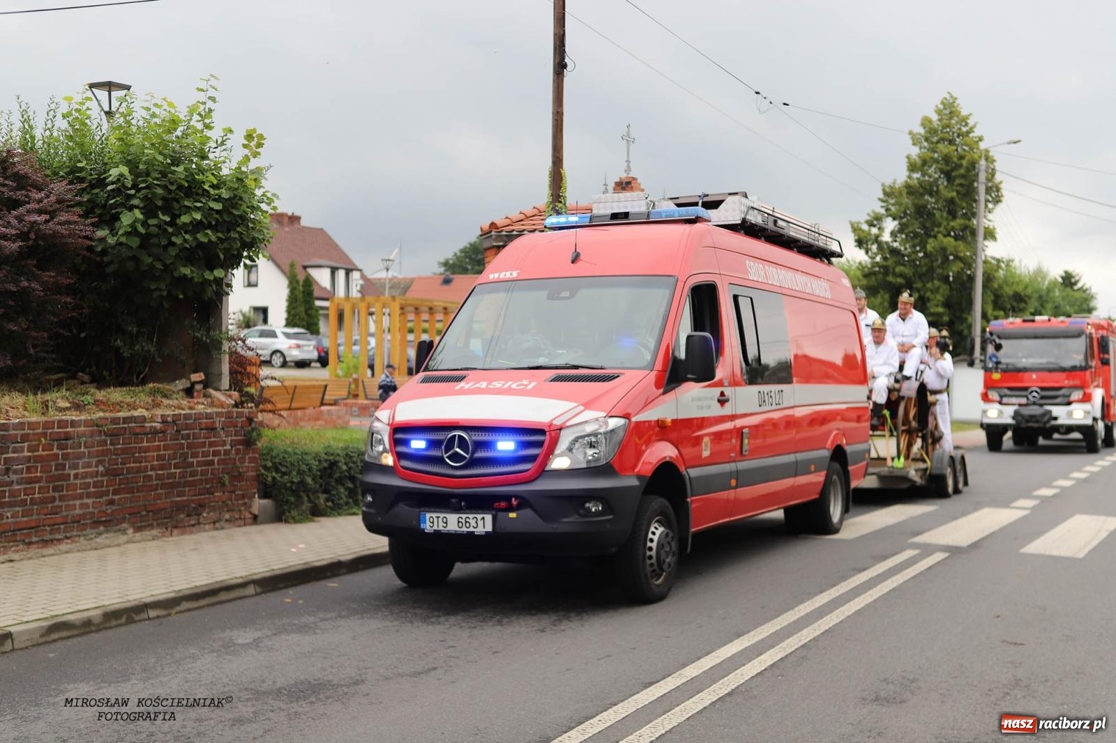 Zdjęcie w galerii na portalu naszraciborz.pl: Tworków z pucharem wójta Krzyżanowic na zawodach w Bieńkowicach wiadomości z regionu