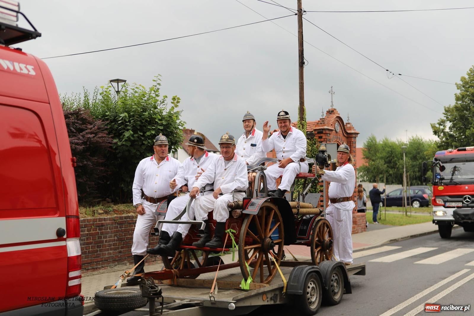 Zdjęcie w galerii na portalu naszraciborz.pl: Tworków z pucharem wójta Krzyżanowic na zawodach w Bieńkowicach wiadomości z regionu