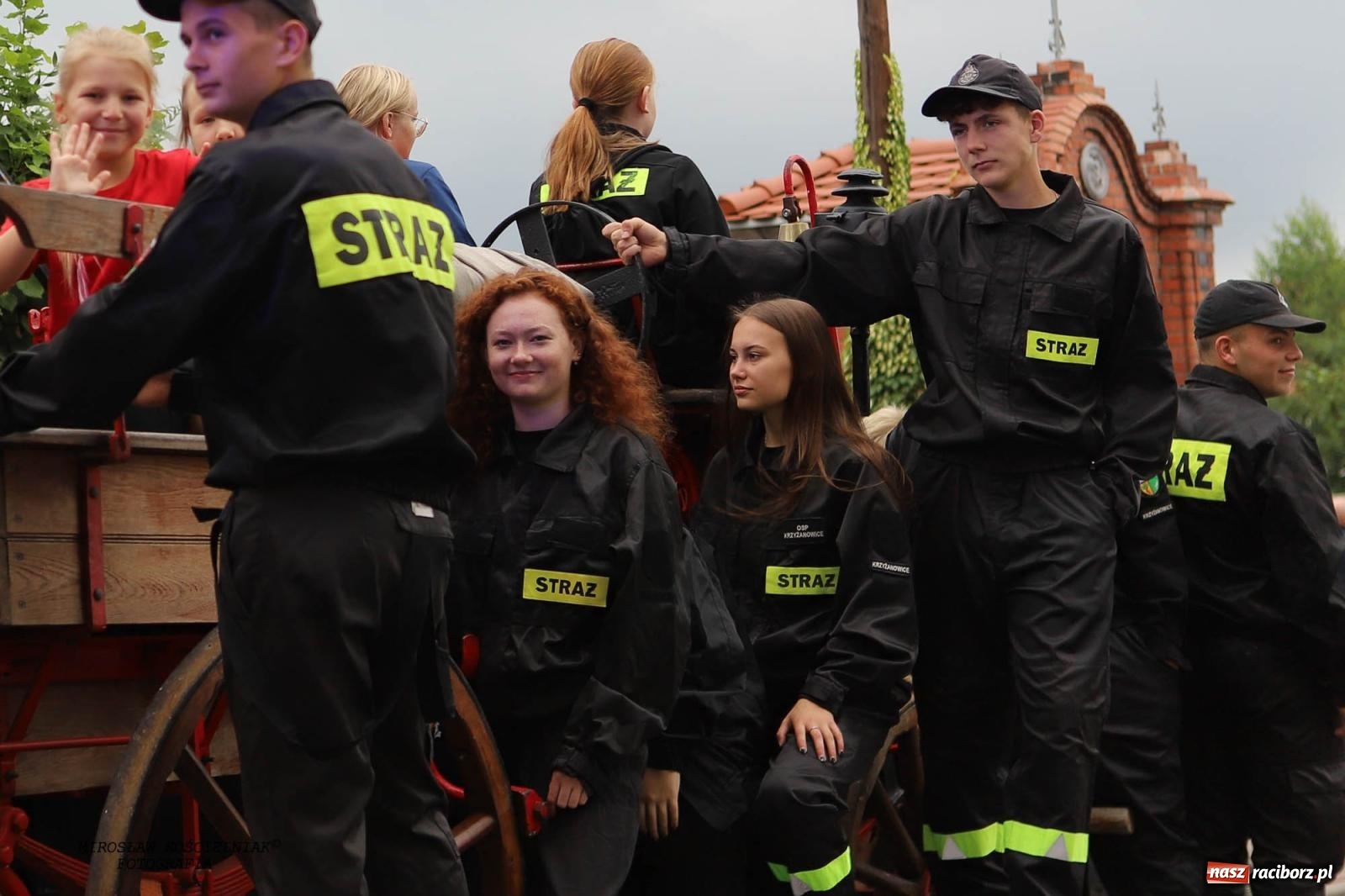 Zdjęcie w galerii na portalu naszraciborz.pl: Tworków z pucharem wójta Krzyżanowic na zawodach w Bieńkowicach wiadomości z regionu