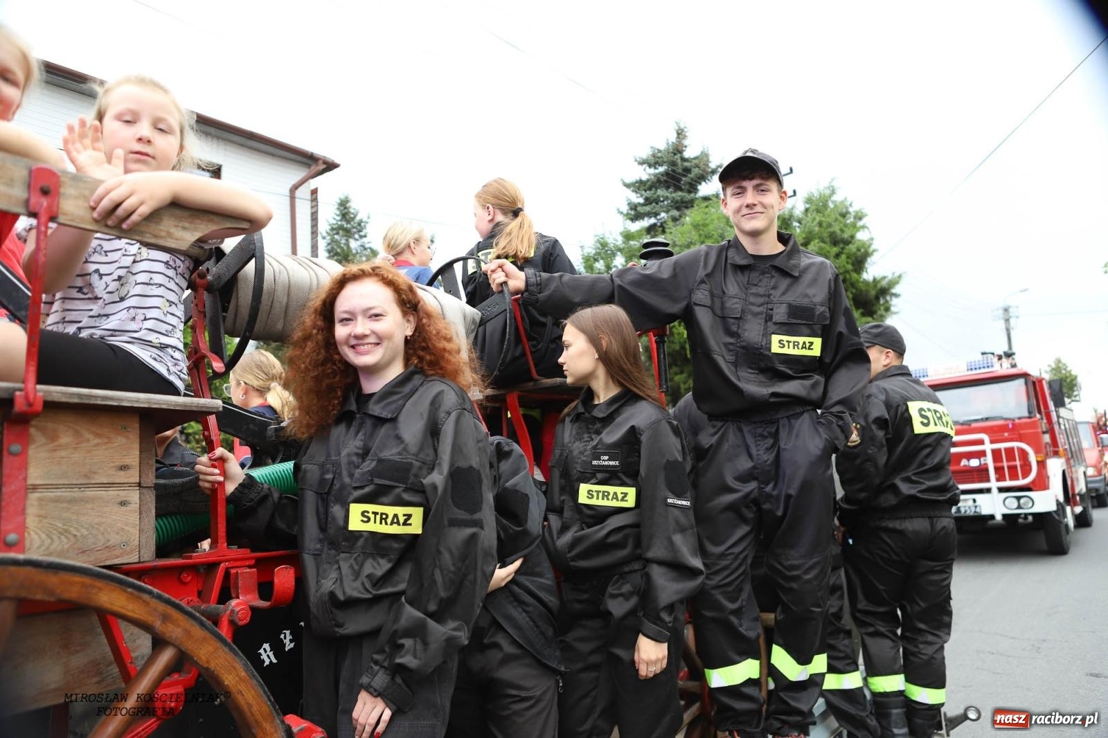 Zdjęcie w galerii na portalu naszraciborz.pl: Tworków z pucharem wójta Krzyżanowic na zawodach w Bieńkowicach wiadomości z regionu