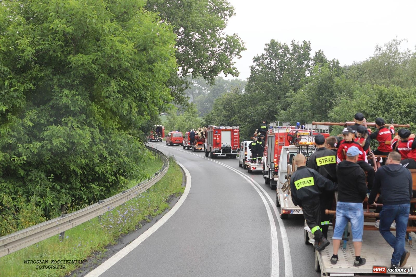 Zdjęcie w galerii na portalu naszraciborz.pl: Tworków z pucharem wójta Krzyżanowic na zawodach w Bieńkowicach wiadomości z regionu