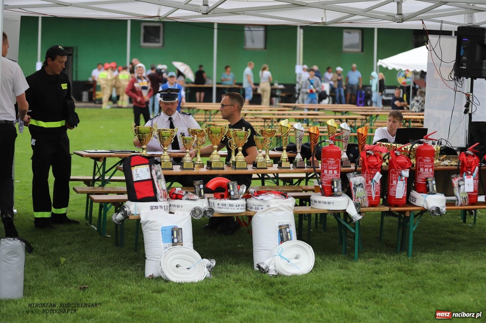 Zdjęcie w galerii na portalu naszraciborz.pl: Tworków z pucharem wójta Krzyżanowic na zawodach w Bieńkowicach wiadomości z regionu