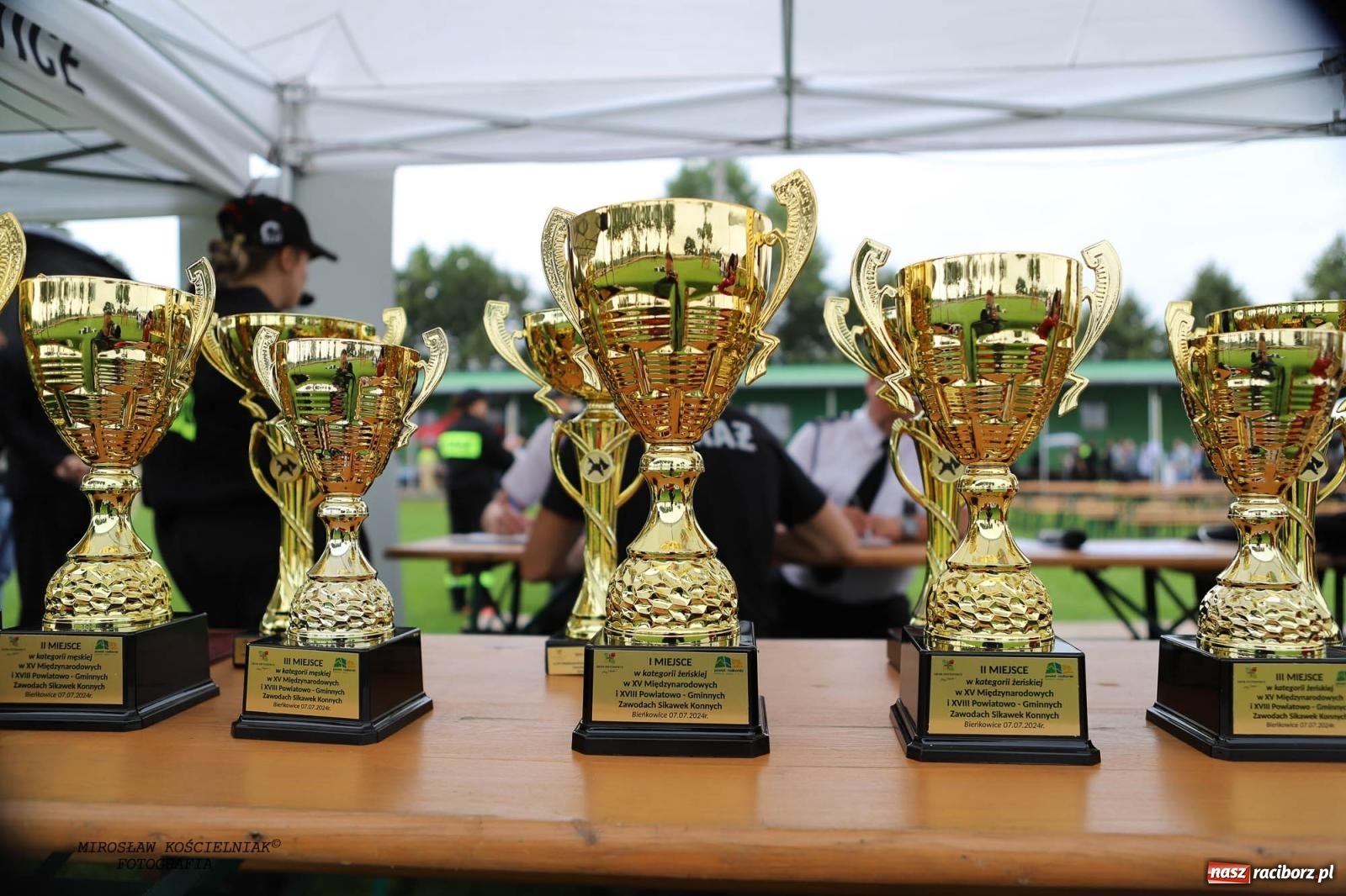 Zdjęcie w galerii na portalu naszraciborz.pl: Tworków z pucharem wójta Krzyżanowic na zawodach w Bieńkowicach wiadomości z regionu