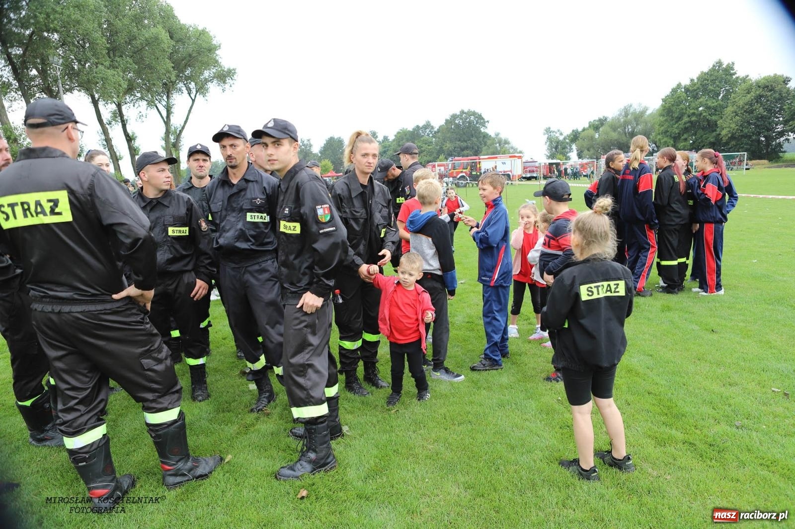 Zdjęcie w galerii na portalu naszraciborz.pl: Tworków z pucharem wójta Krzyżanowic na zawodach w Bieńkowicach wiadomości z regionu