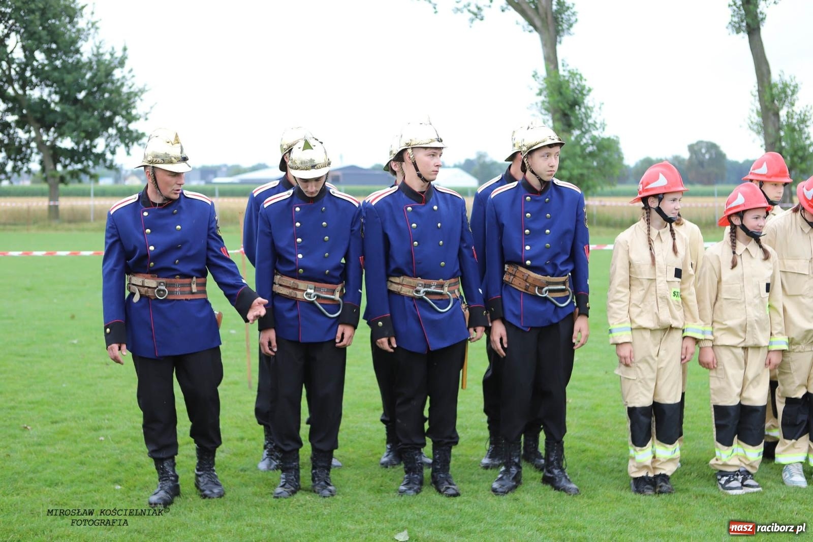 Zdjęcie w galerii na portalu naszraciborz.pl: Tworków z pucharem wójta Krzyżanowic na zawodach w Bieńkowicach wiadomości z regionu