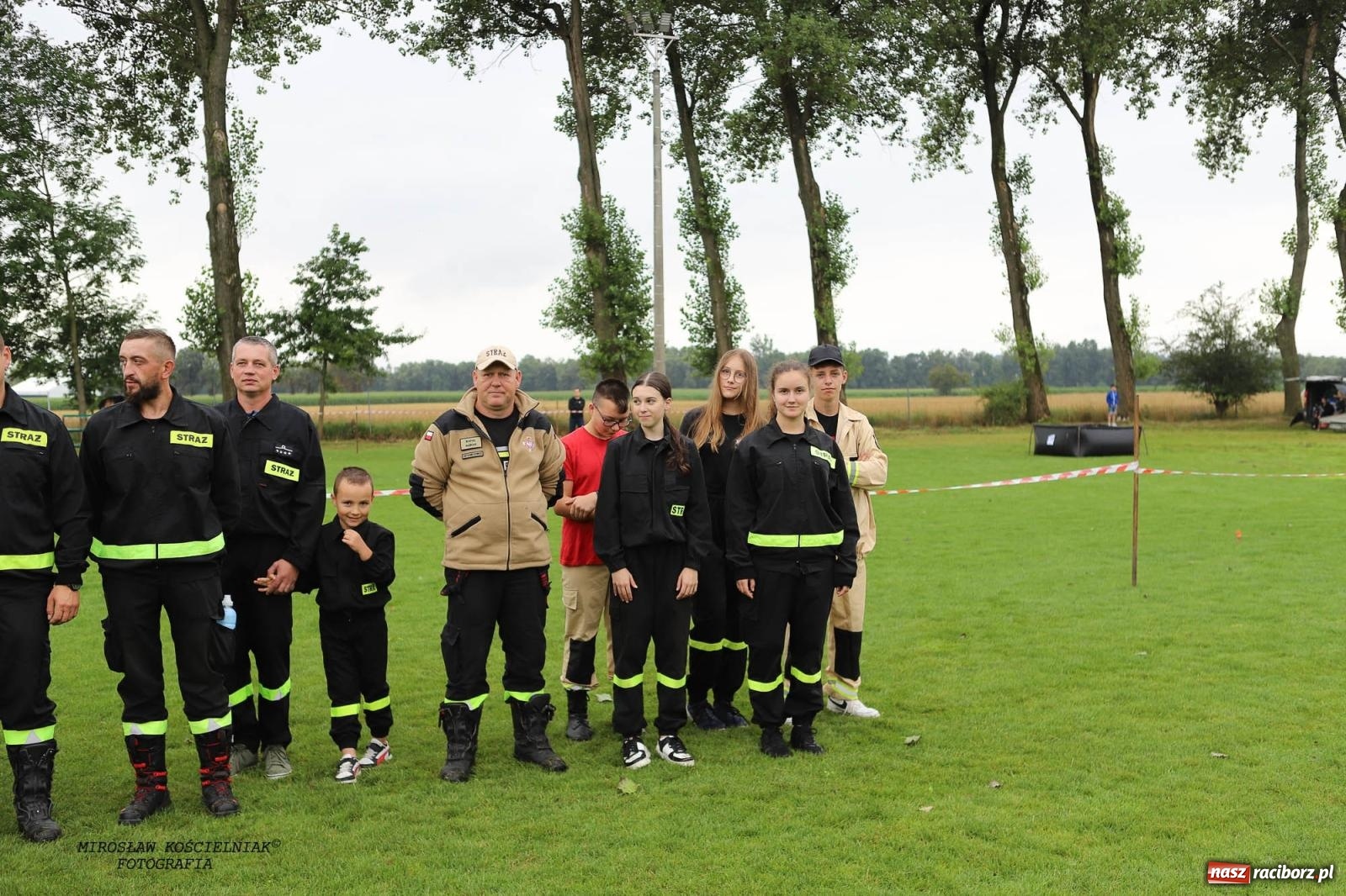 Zdjęcie w galerii na portalu naszraciborz.pl: Tworków z pucharem wójta Krzyżanowic na zawodach w Bieńkowicach wiadomości z regionu