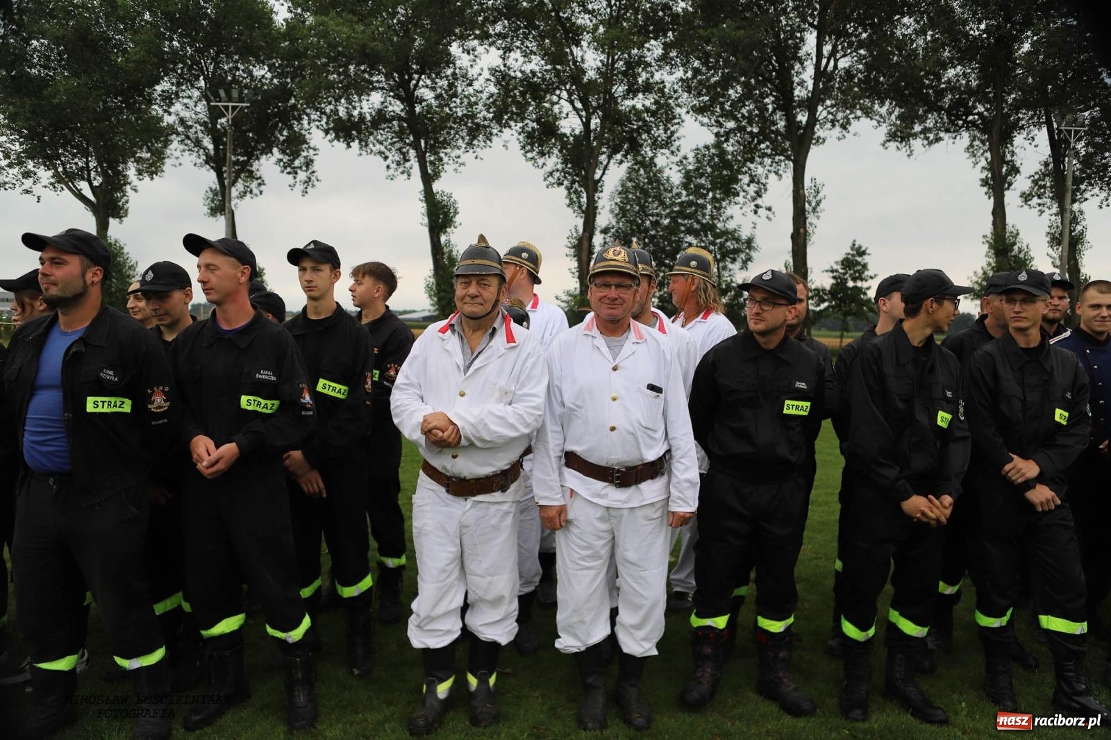 Zdjęcie w galerii na portalu naszraciborz.pl: Tworków z pucharem wójta Krzyżanowic na zawodach w Bieńkowicach wiadomości z regionu