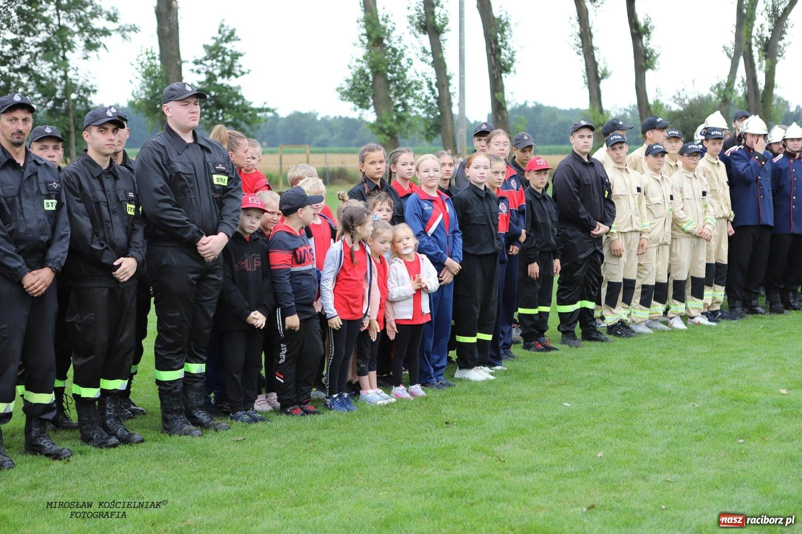 Zdjęcie w galerii na portalu naszraciborz.pl: Tworków z pucharem wójta Krzyżanowic na zawodach w Bieńkowicach wiadomości z regionu