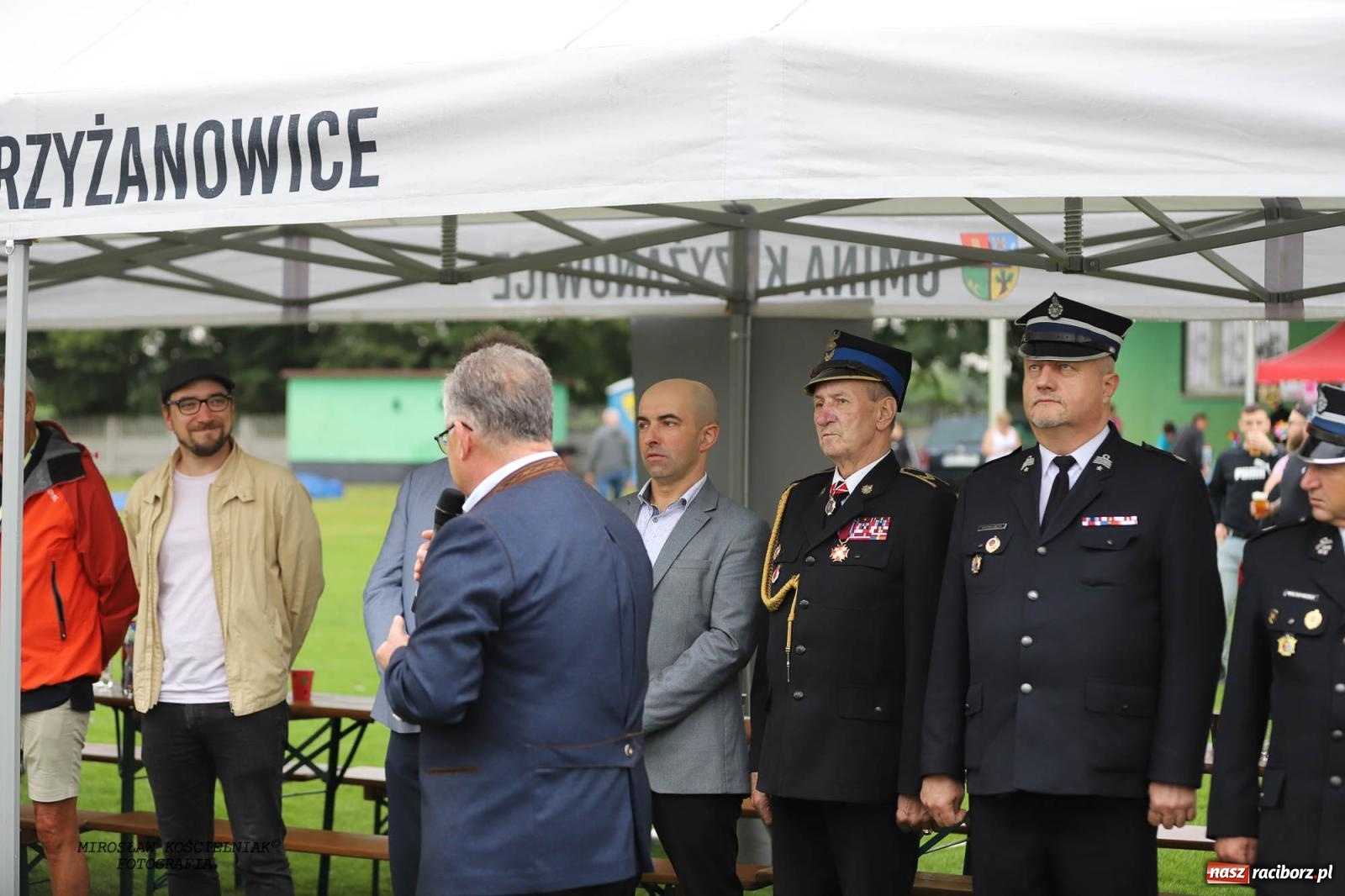 Zdjęcie w galerii na portalu naszraciborz.pl: Tworków z pucharem wójta Krzyżanowic na zawodach w Bieńkowicach wiadomości z regionu