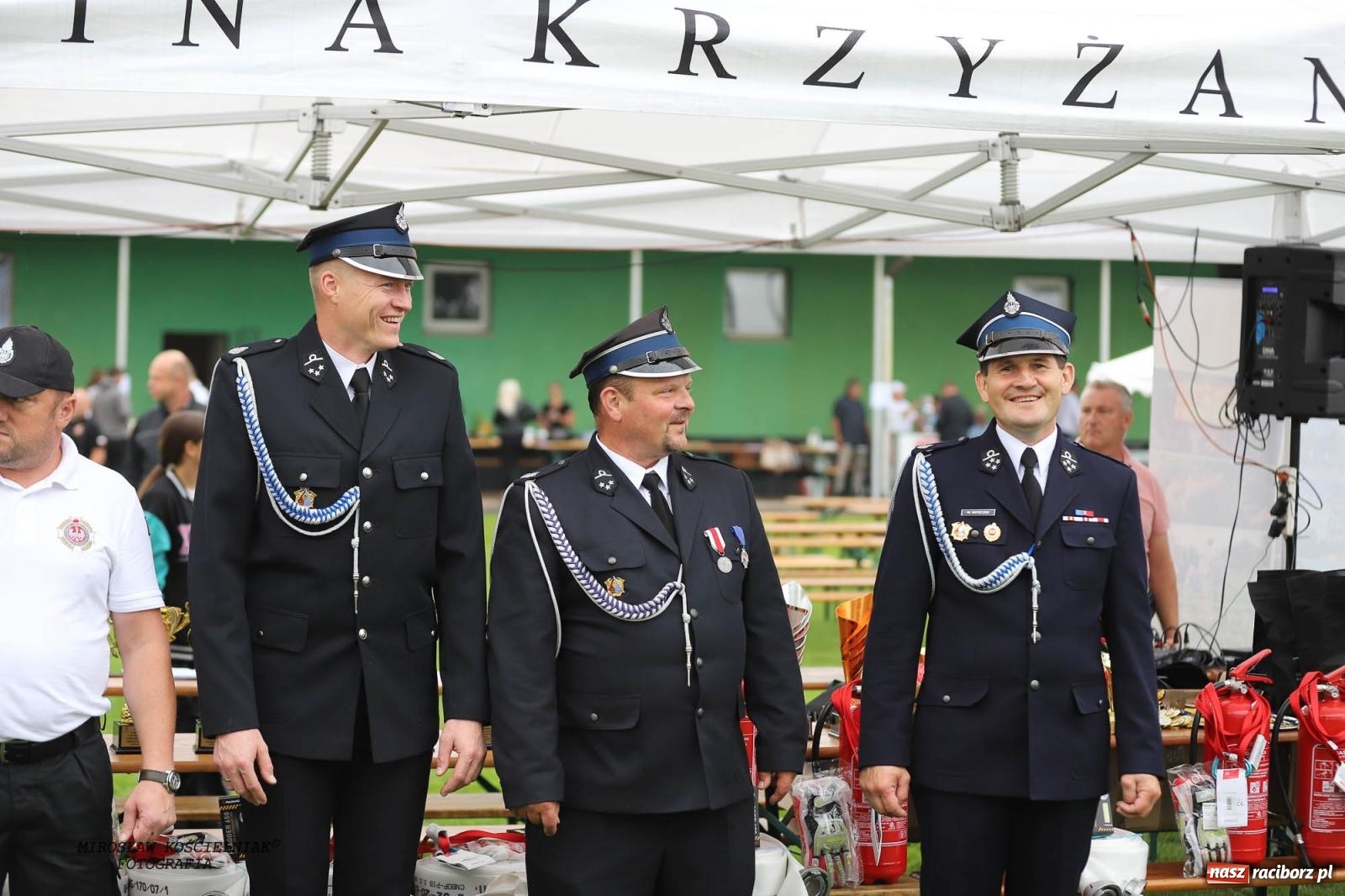 Zdjęcie w galerii na portalu naszraciborz.pl: Tworków z pucharem wójta Krzyżanowic na zawodach w Bieńkowicach wiadomości z regionu