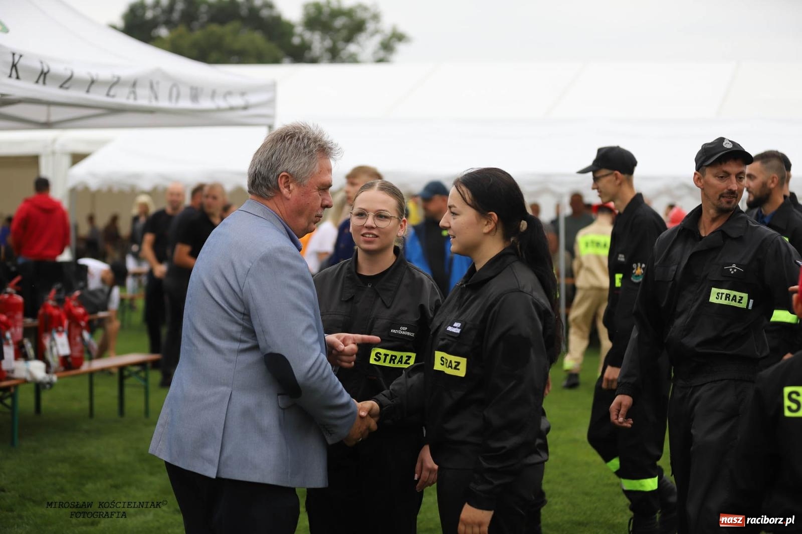 Zdjęcie w galerii na portalu naszraciborz.pl: Tworków z pucharem wójta Krzyżanowic na zawodach w Bieńkowicach wiadomości z regionu