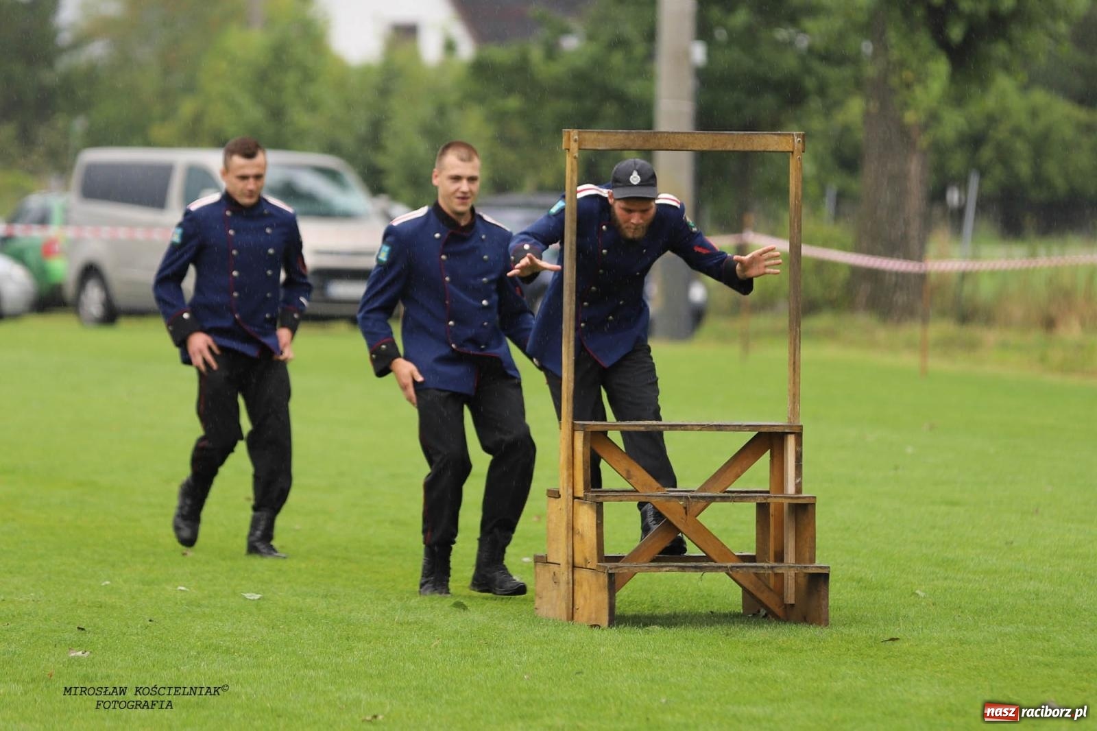 Zdjęcie w galerii na portalu naszraciborz.pl: Tworków z pucharem wójta Krzyżanowic na zawodach w Bieńkowicach wiadomości z regionu