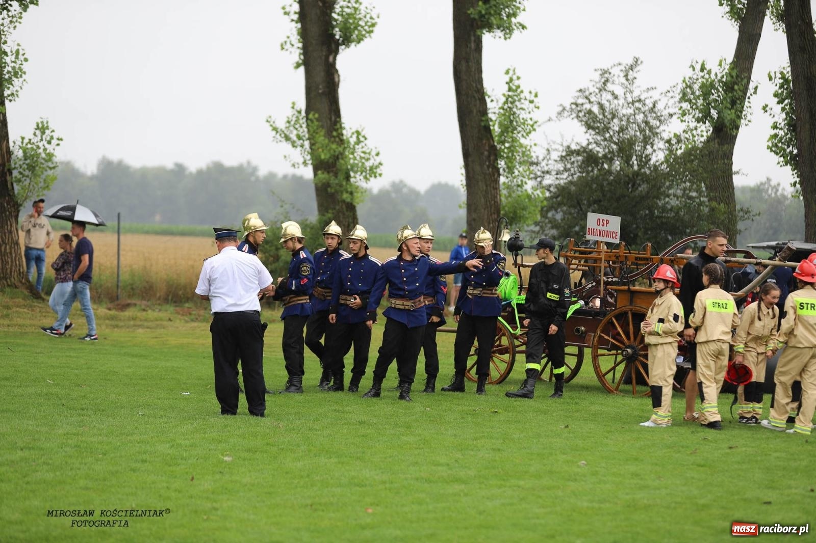 Zdjęcie w galerii na portalu naszraciborz.pl: Tworków z pucharem wójta Krzyżanowic na zawodach w Bieńkowicach wiadomości z regionu
