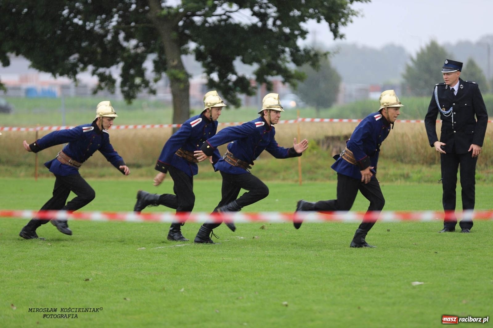 Zdjęcie w galerii na portalu naszraciborz.pl: Tworków z pucharem wójta Krzyżanowic na zawodach w Bieńkowicach wiadomości z regionu