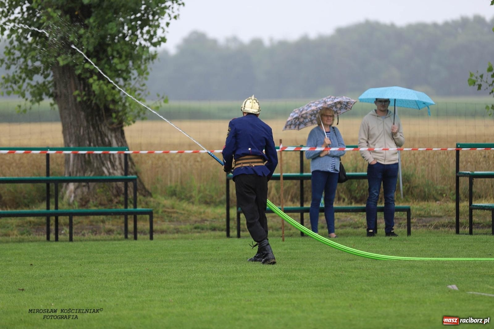 Zdjęcie w galerii na portalu naszraciborz.pl: Tworków z pucharem wójta Krzyżanowic na zawodach w Bieńkowicach wiadomości z regionu