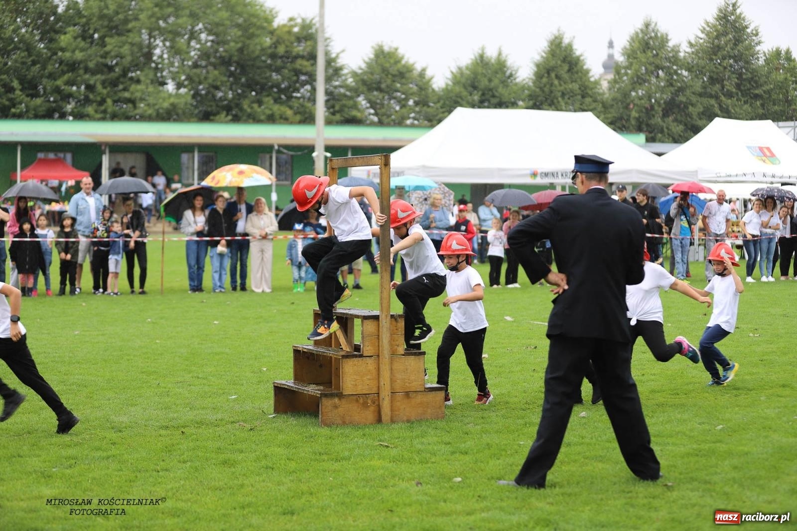 Zdjęcie w galerii na portalu naszraciborz.pl: Tworków z pucharem wójta Krzyżanowic na zawodach w Bieńkowicach wiadomości z regionu