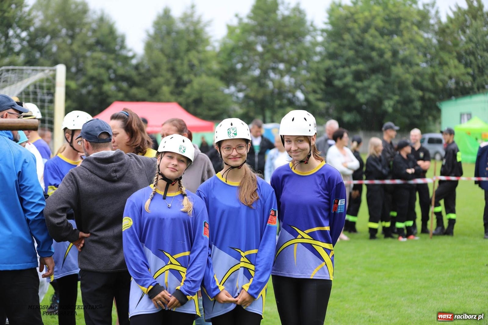 Zdjęcie w galerii na portalu naszraciborz.pl: Tworków z pucharem wójta Krzyżanowic na zawodach w Bieńkowicach wiadomości z regionu