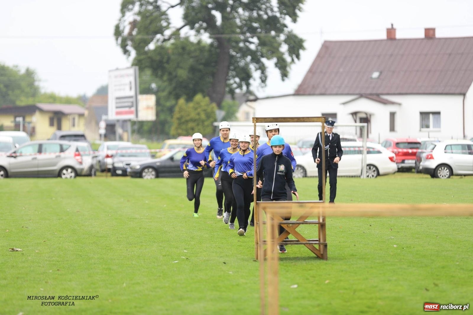 Zdjęcie w galerii na portalu naszraciborz.pl: Tworków z pucharem wójta Krzyżanowic na zawodach w Bieńkowicach wiadomości z regionu